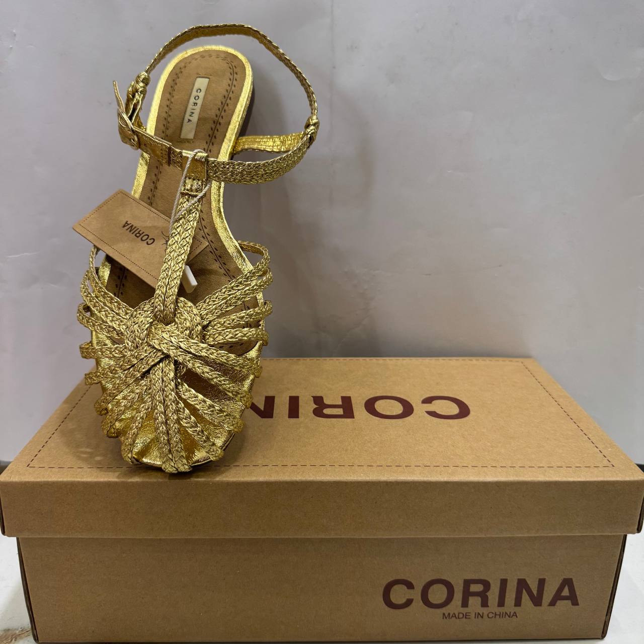 Ballerina Corina con intreccio Immagine principale del prodotto