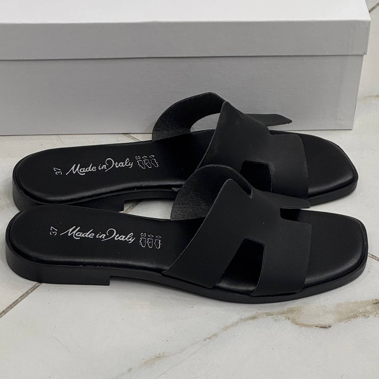 Ciabattina TOTAL BLACK modello H Immagine principale del prodotto