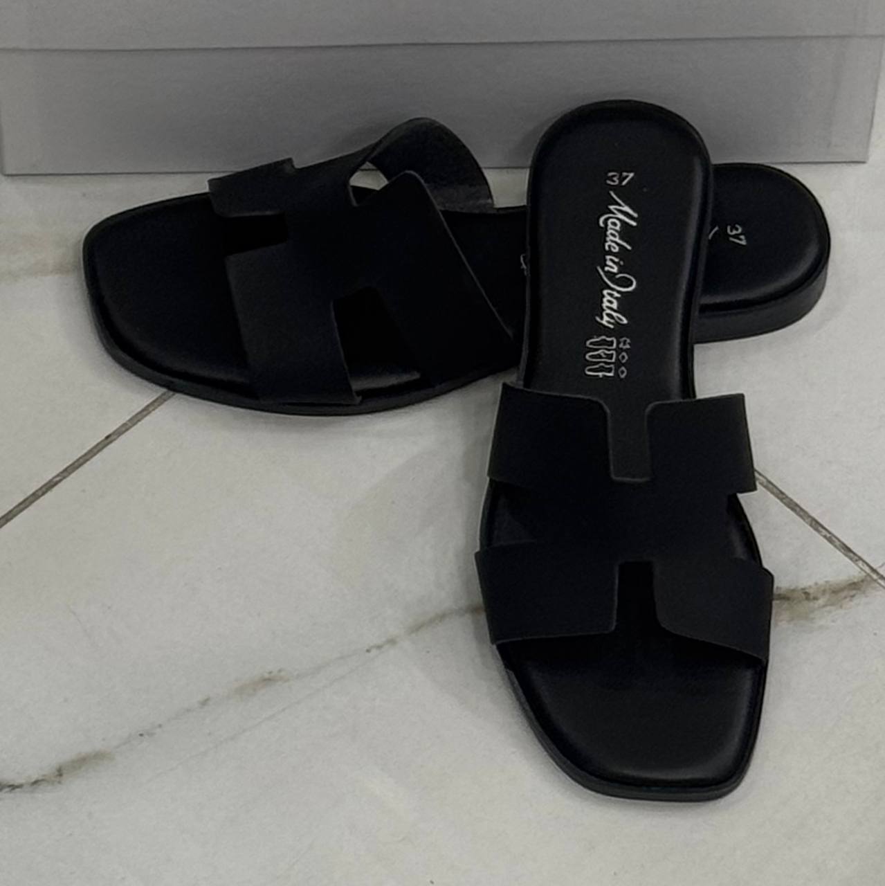 Ciabattina TOTAL BLACK modello H Immagine secondaria del prodotto